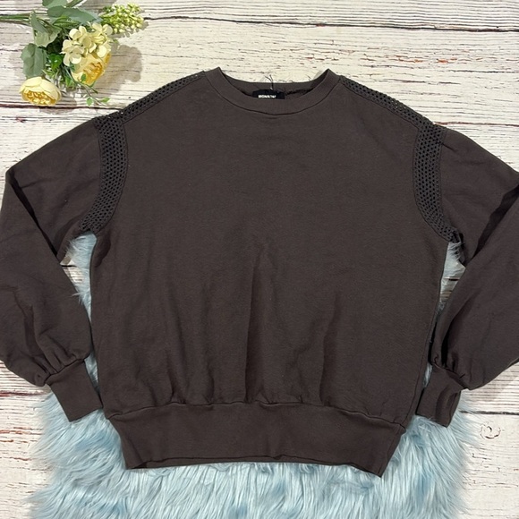Monrow Gray Crochet Trim Crewneck Sweatshirt - Picture 12 of 12